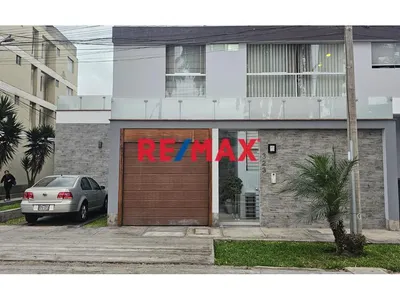 Departamento De 126.37M² En Urb. Chama Con Gas Natural, 3 Dorms + 2 Cocheras Incluidas