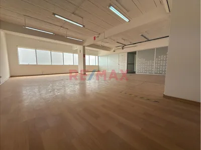 Vendo Oficina Implementada De 136 M² En Río Business Center: Con 2 Estacionamientos