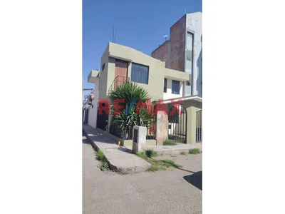 Oportunidad Casa En Venta Lara Socabaya Altura Colegio Santisimo Salvador