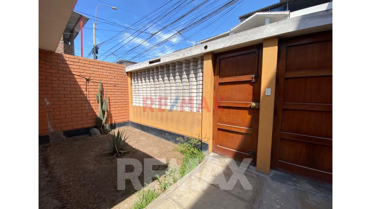 Se Vende Casa Como Terreno En San Juan Miraflores