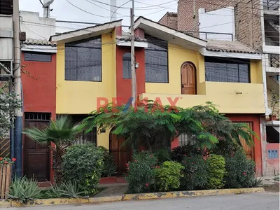 Casa en venta · Umamarca, San Juan de Miraflores · 226 m², 6 dorm.