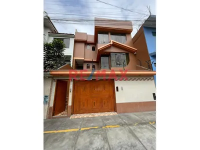 ¡Departamento En Alquiler En Los Olivos! Amplio, Moderno, Excelente Ubicación, Frente A Parque Y Terraza
