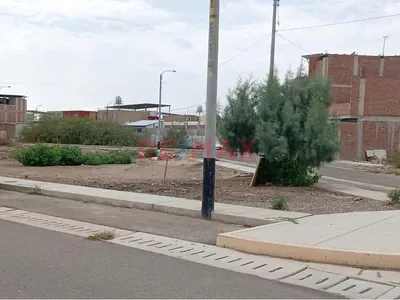 El Terreno En Esquina Que Esperabas Encontrar En La Urb. Las Palmeras