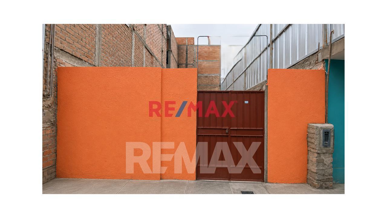 Venta De Terreno De 93 M² En San Martín De Porres