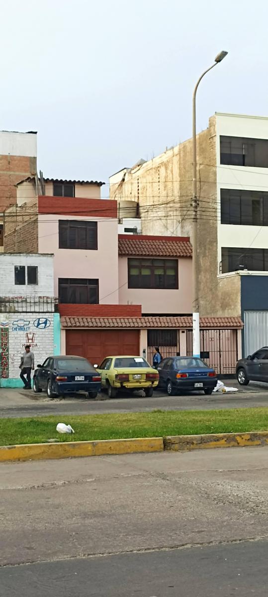 Venta de Local Comercial en La Perla - Callao 5 Dormitorios 
