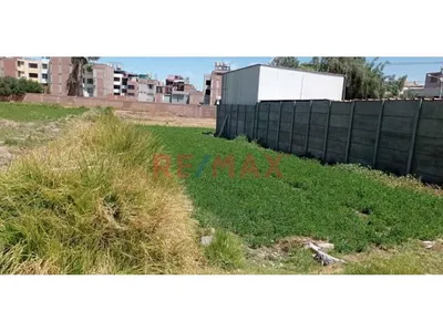 Venta De Terreno En Urb. La Florida - J. B. Y Rivero