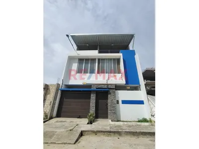 En Venta: Hermosa Y Amplia Casa De Tres Pisos Con Piscina En Condominio/Tarapoto