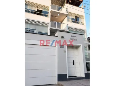 Se Vende Departamento Con Cochera, Terraza Y Mini Departamento En Los Aires