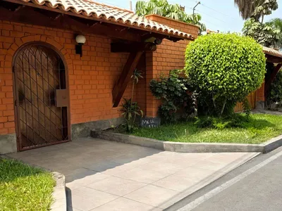 Venta de Casa en La Molina - Lima 4 Dormitorios