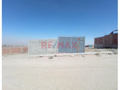 Terreno Completamente Cercado En Fundo Cabrerias