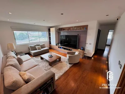 Venta de Departamento en Santiago de Surco - Lima 4 Dormitorios