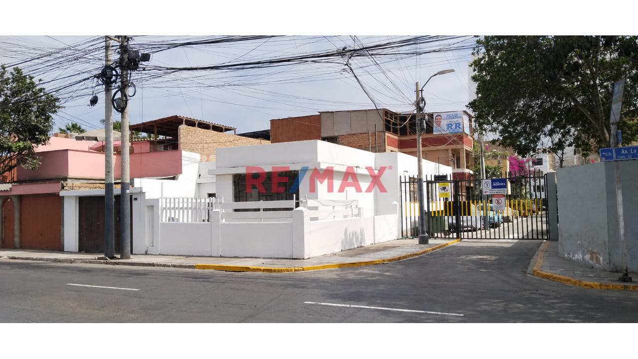 Alquilo Casa Con Potencial Comercial En Av. La Paz – San Miguel | 190 M²