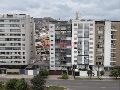 🏡 Venta De Amplio Departamento En Valle Hermoso, Surco
