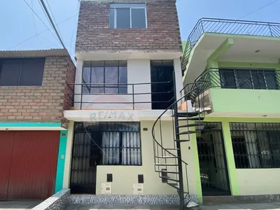 Venta de Casa en Comas - Lima 5 Dormitorios
