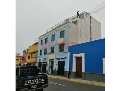 Se Vente Edificio Frente Al Banco De La Nacion - Centro / Oficinas Con Departamento