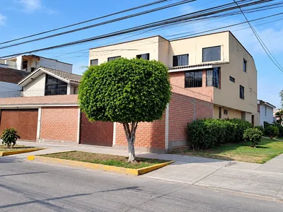 VENDO CASA / TERRENO – SURCO – 350 m²