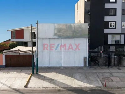 🏢✨ **Venta De Local Comercial ** En Javier Prado - Rda✨🏢