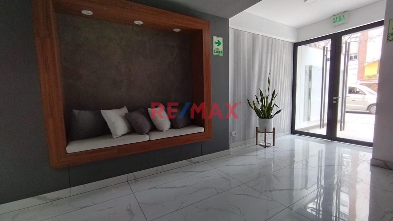 Alquiler De Departamento De 2 Dormitorios En Surquillo – Moderno Y Con Excelentes Áreas Comunes
