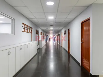 Edificio Corporativo De 7,434M² En Cercado: Zonificación Comercio Zonal (Cz), Ideal Instituciones, Clínicas O Educación