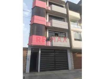 🏠 Tu Próxima Gran Inversión: Casa De 5 Pisos En Ate Con Alto Retorno