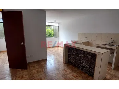 Departamento En Venta A 4 Cuadras Del Ovalo De La Perla