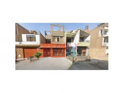 Venta de Casa en Los Olivos - Lima 5 Dormitorios 