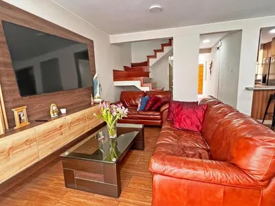 Venta de Casa en Santiago de Surco - Lima 5 Dormitorios