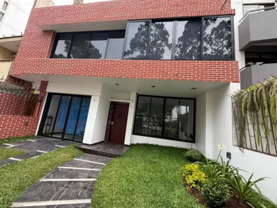 Venta de Casa en Miraflores - Lima 5 Dormitorios