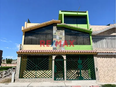 En Venta Amplia Casa Multifamiliar En Casa Lago San Jose - Cercado
