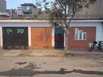 Venta De Casa Como Terreno En Surco.