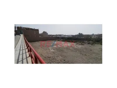Amplio Terreno En Esquina ,En Puente Piedra: Ideal Para Vivienda O Negocio