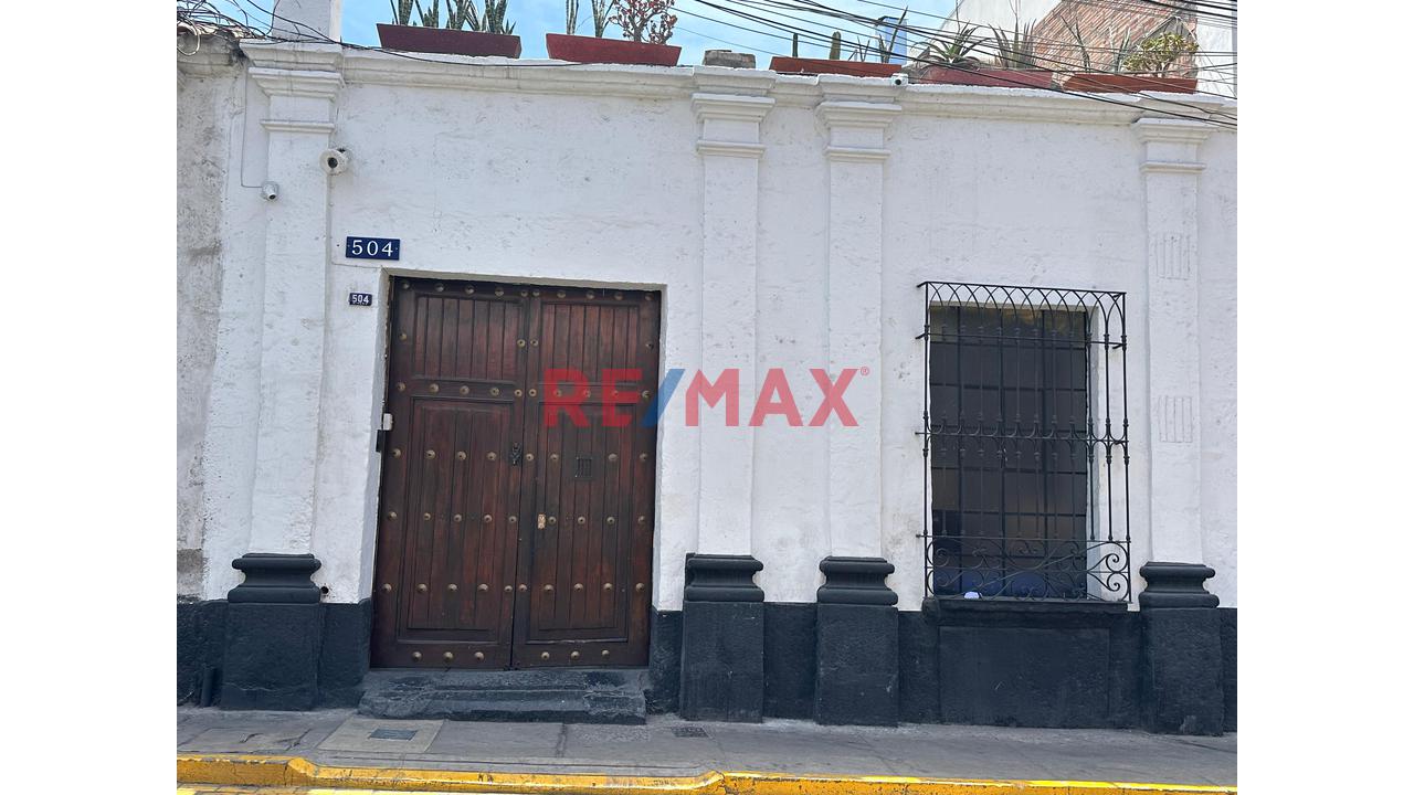 Excelente Casona , Ubicada Enpleno Centro Historico