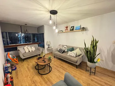 Venta de Departamento en Santiago de Surco - Lima 4 Dormitorios 