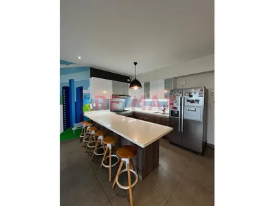 Impresionante Departamento De Playa Con Piscina Y Terraza Frente Al Mar: ¡Disfruta De La Vida Frente A Las Olas!"