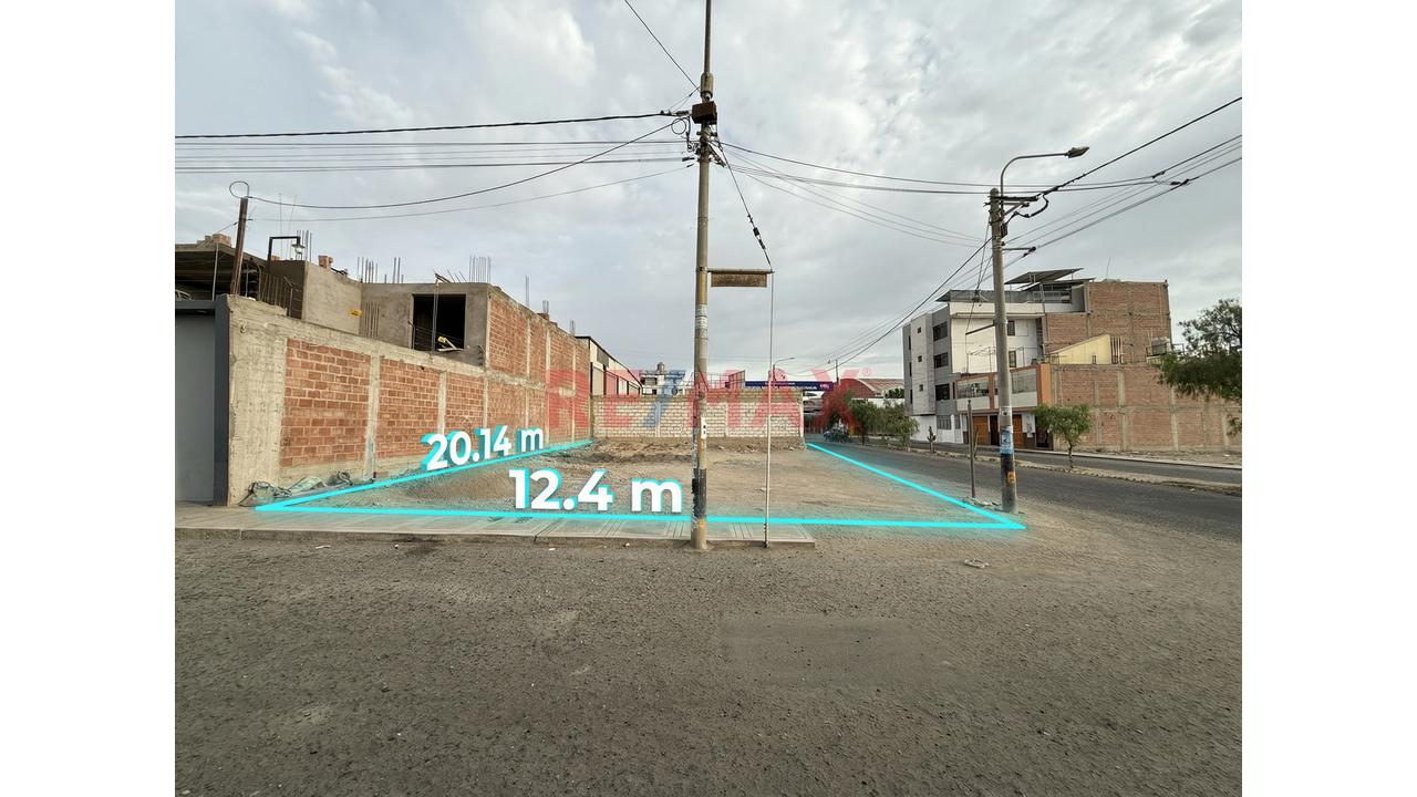 Se Vende Terreno En Esquina, Cercado