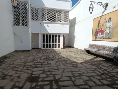 Alquiler de Local Comercial en Trujillo - Trujillo 7 Dormitorios 