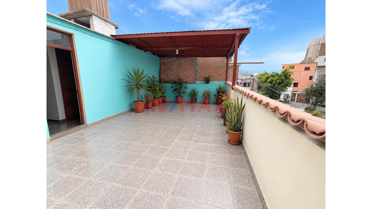 Venta Minidepartamento + Aires Frente A Parque Urb. Santa Maria