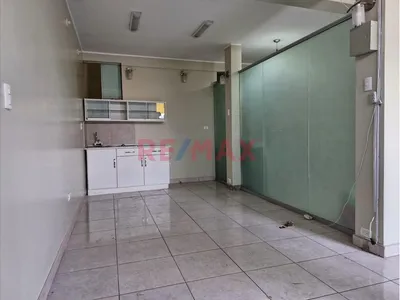Local Comercial En Alquiler  – Av. Principal De Tiabaya