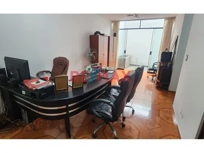 Vendo Dpto A Un Paso De La Cuadra 13 De La Avenida Los Quechuas.