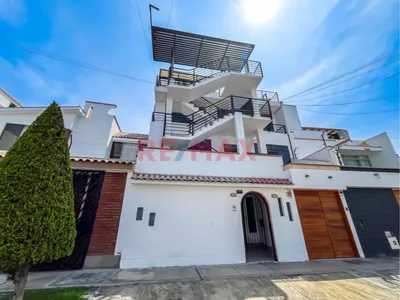 Venta de Casa en Chorrillos - Lima 6 Dormitorios 