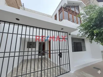 Casa En Alquiler Para Empresas Urb. Ana De Los Ángeles Chiclayo