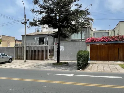 Venta de Casa en San Borja - Lima 16 Dormitorios
