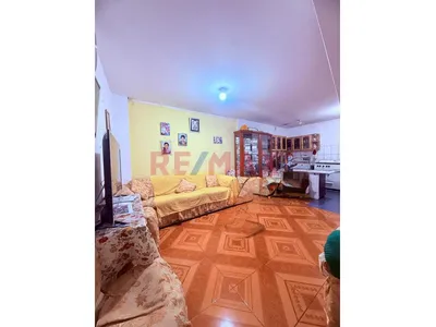 Venta De Casa Triplex ( Vista Interna)