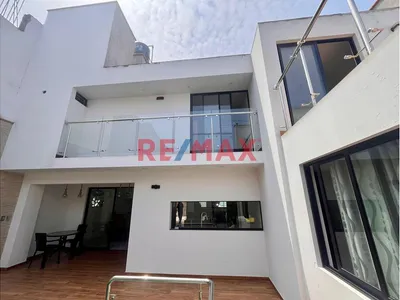 Casa Moderna De Estreno Con Piscina Y Acabados De Lujo