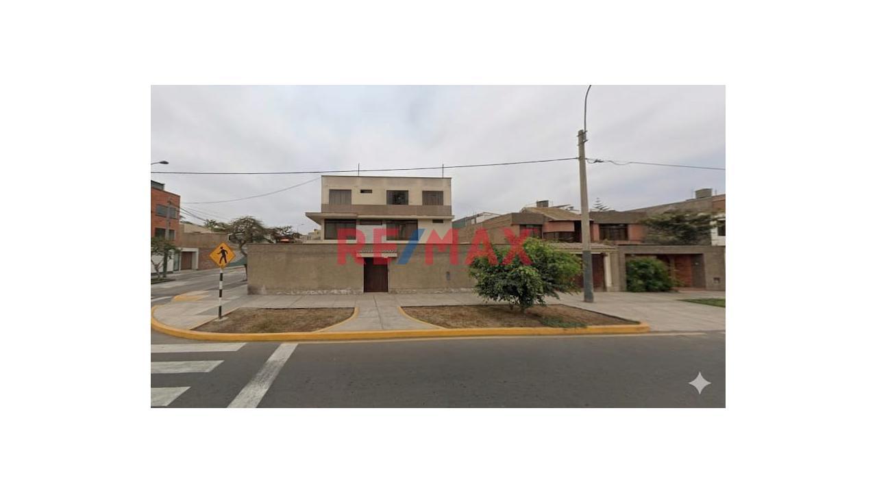 ¡Tu Próximo Gran Proyecto En San Borja! | Exclusivo Terreno / Casa Con Ubicación Estratégica
