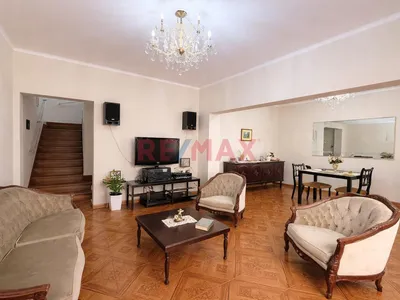 Casa Tipo Chalet De 4 Pisos En Jesús María | 7 Dormitorios + Patio