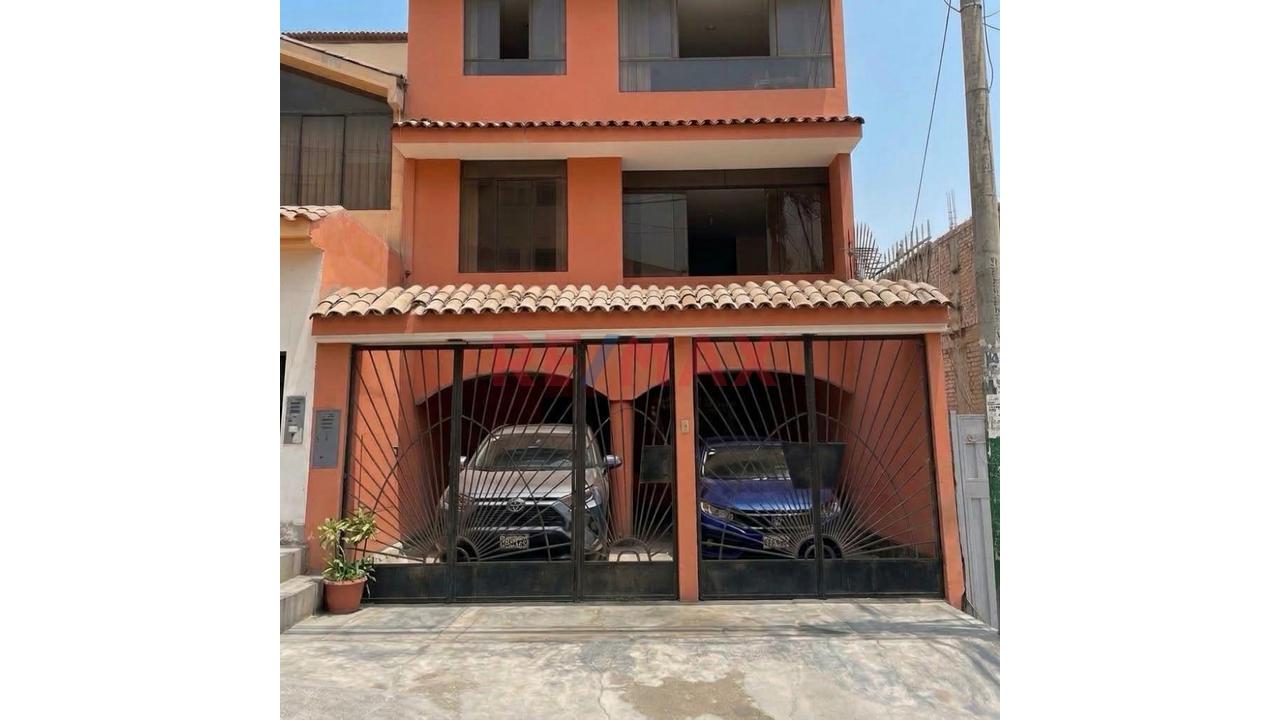 Ocasion Venta De Casa De 3 Pisos Independientes En Lomas De La Molina