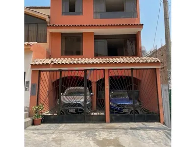 Ocasion Venta De Casa De 3 Pisos Independientes En Lomas De La Molina