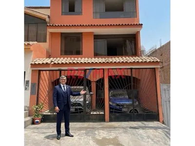 Ocasion Venta De Casa De 3 Pisos Independientes En Lomas De La Molina