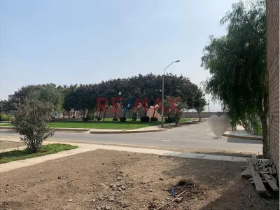 Venta De Terreno Frente A Parque - Urb San Antonio Carabayllo